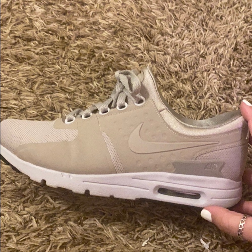 Nike everyday/ running shoes!